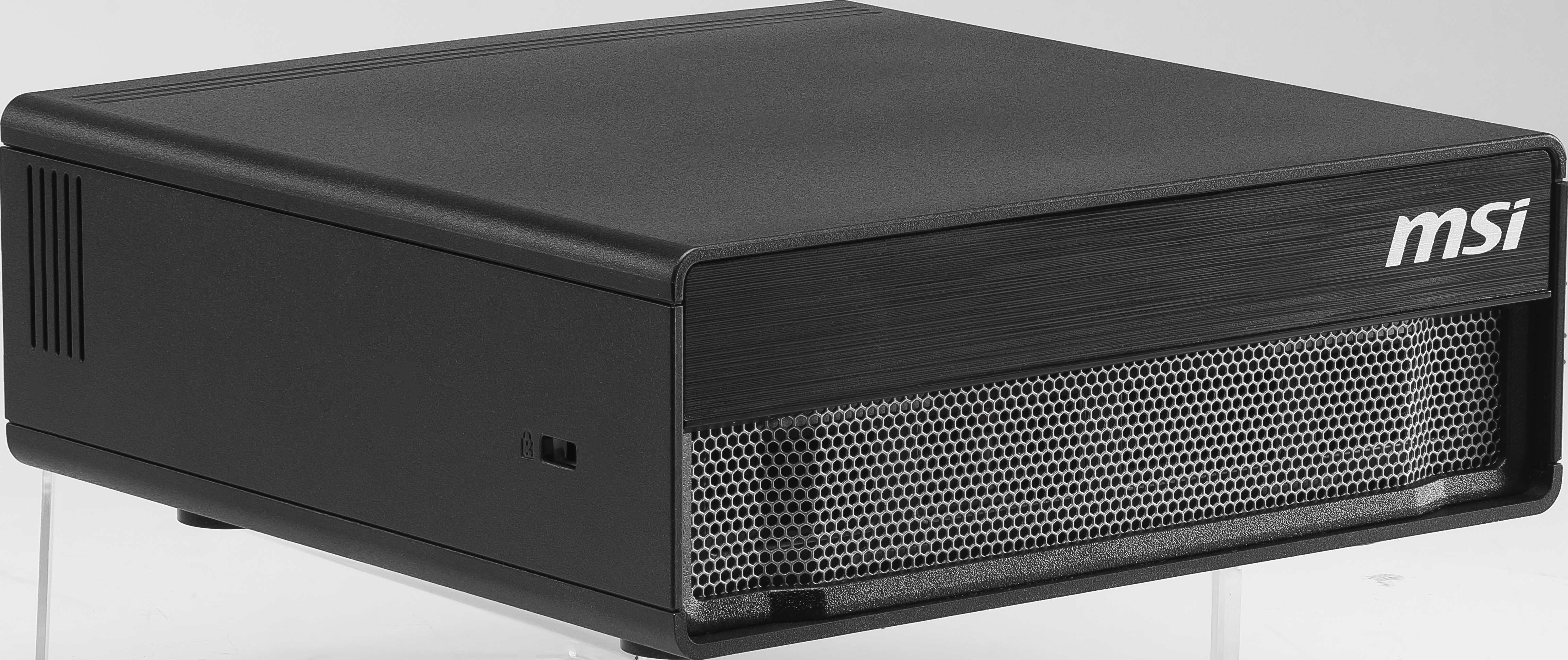 MSI EDGEXPERT-32SEU-BGB104TG5 workstation Mini PC GB10 ARM Cortex 128 GB 4 TB DGX OS